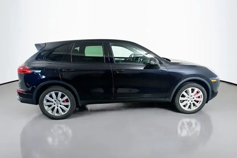 2015 Porsche Cayenne Turbo photo 1