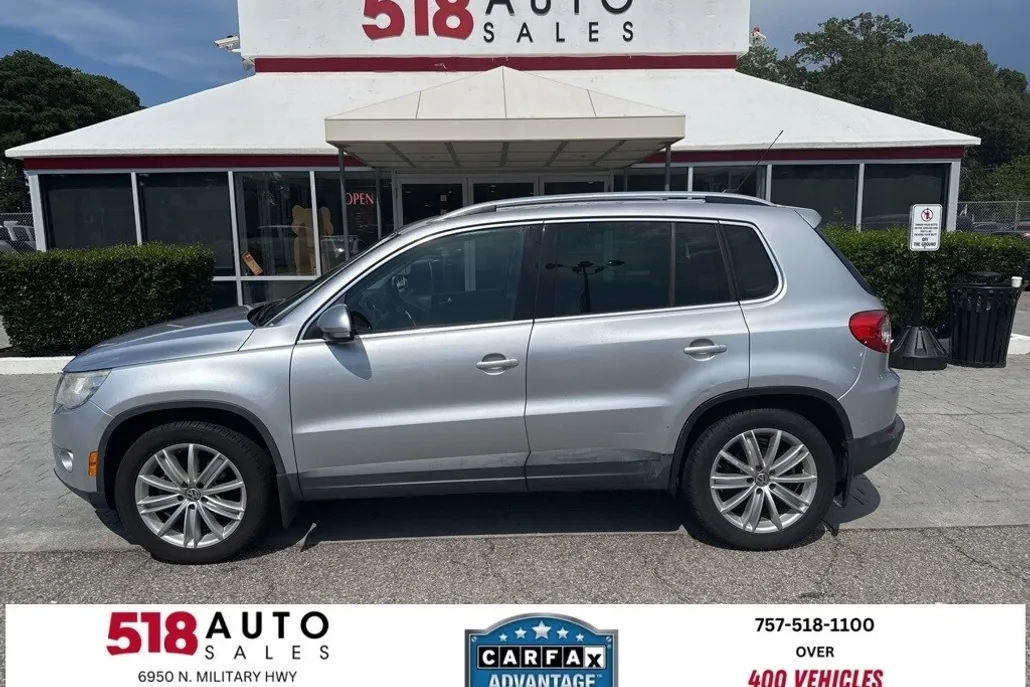 2011 Volkswagen Tiguan SEL photo 1