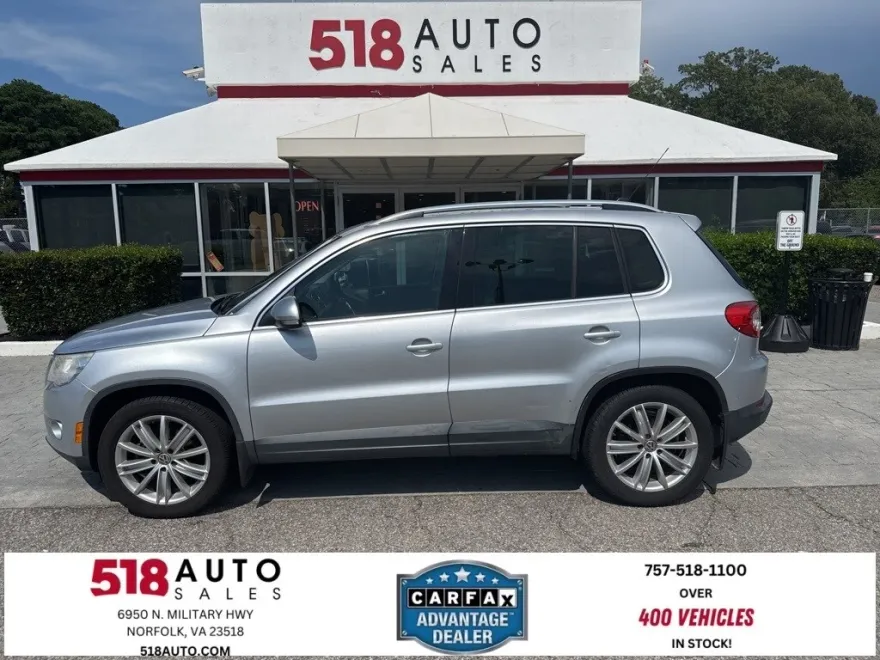 2011 Volkswagen Tiguan SEL photo 1