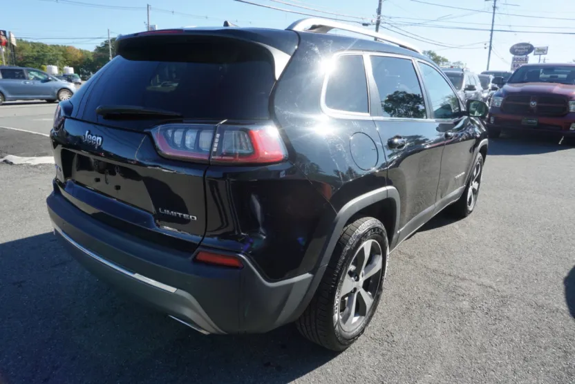 2019 Jeep Cherokee Limited photo 1