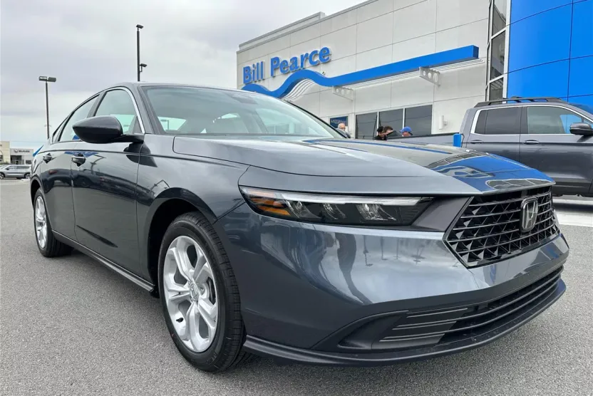 2025 Honda Accord LX photo 1