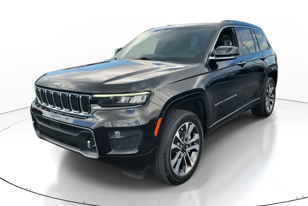 2024 Jeep Grand Cherokee Overland photo 1