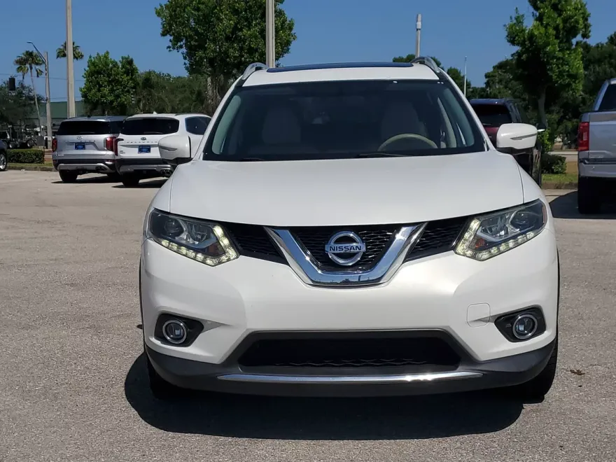 2014 Nissan Rogue SL photo 1
