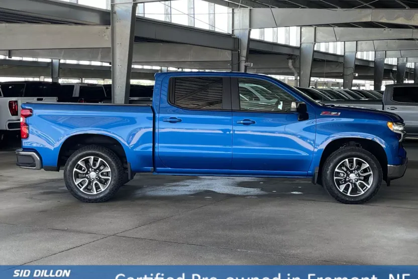 2024 Chevrolet Silverado 1500 LT photo 1