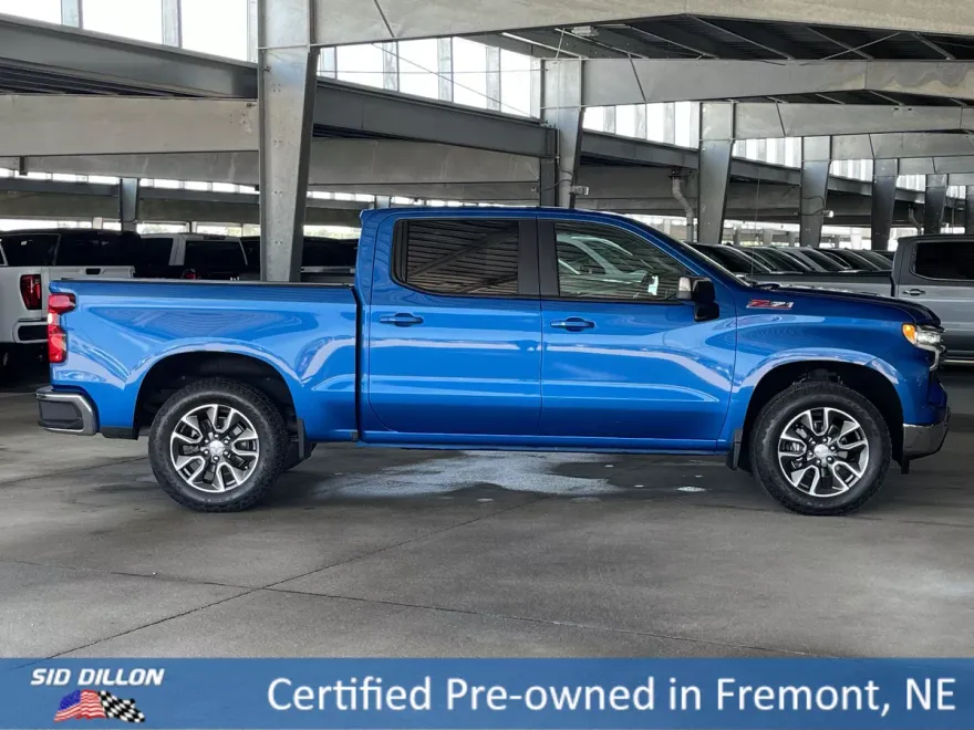 2024 Chevrolet Silverado 1500 LT photo 1