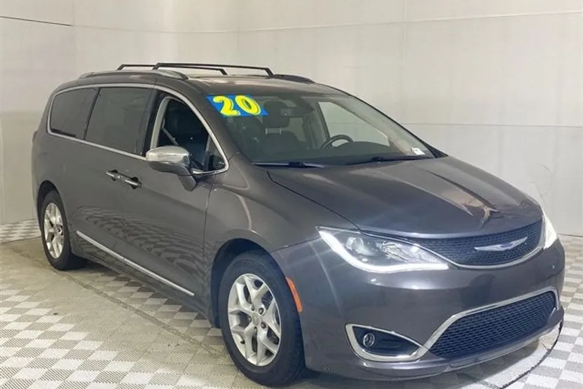 2020 Chrysler Pacifica Limited photo 1