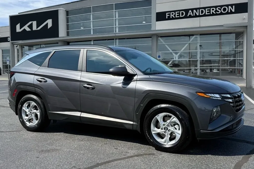 2022 Hyundai Tucson SEL photo 1