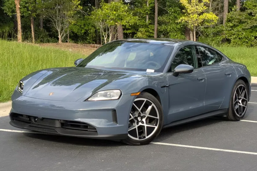 2025 Porsche Taycan 4 photo 1