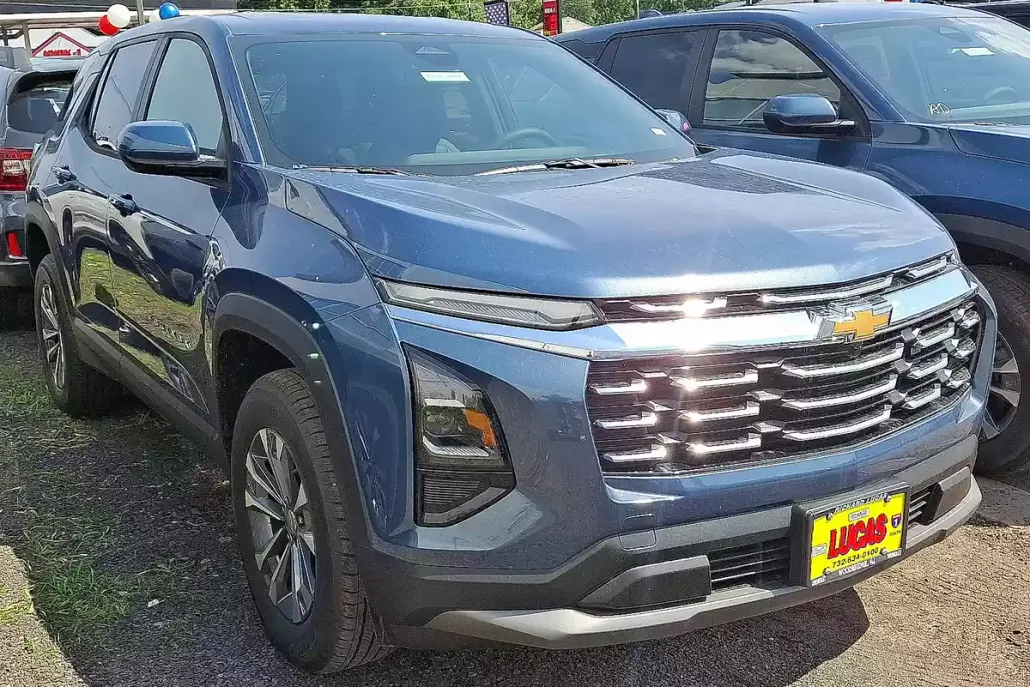 2026 Chevrolet Equinox LT photo 1
