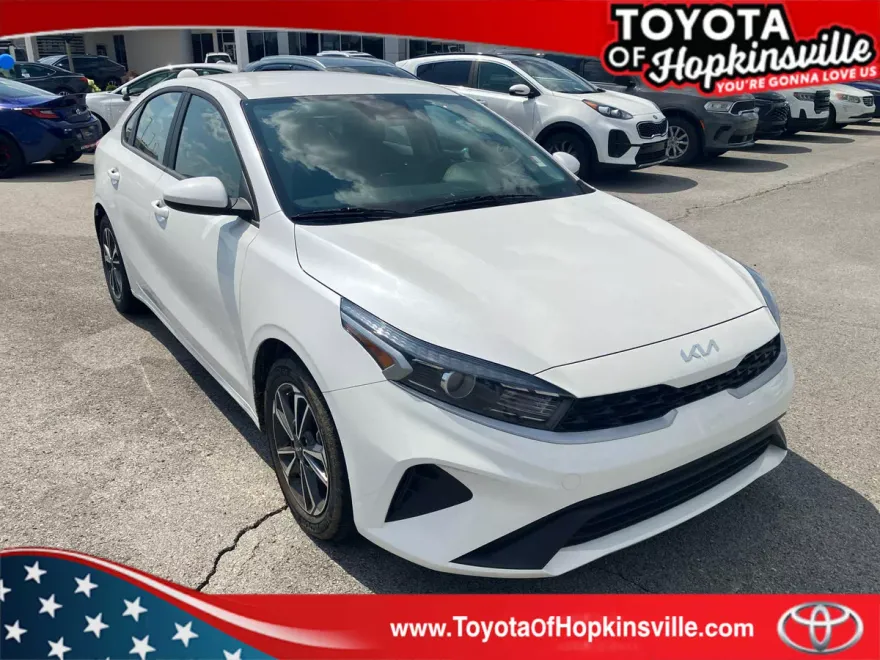 2024 Kia Forte LXS photo 1