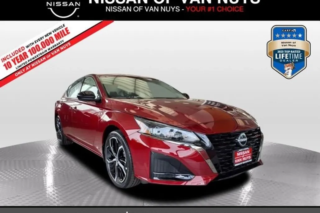 2025 Nissan Altima SR photo 1