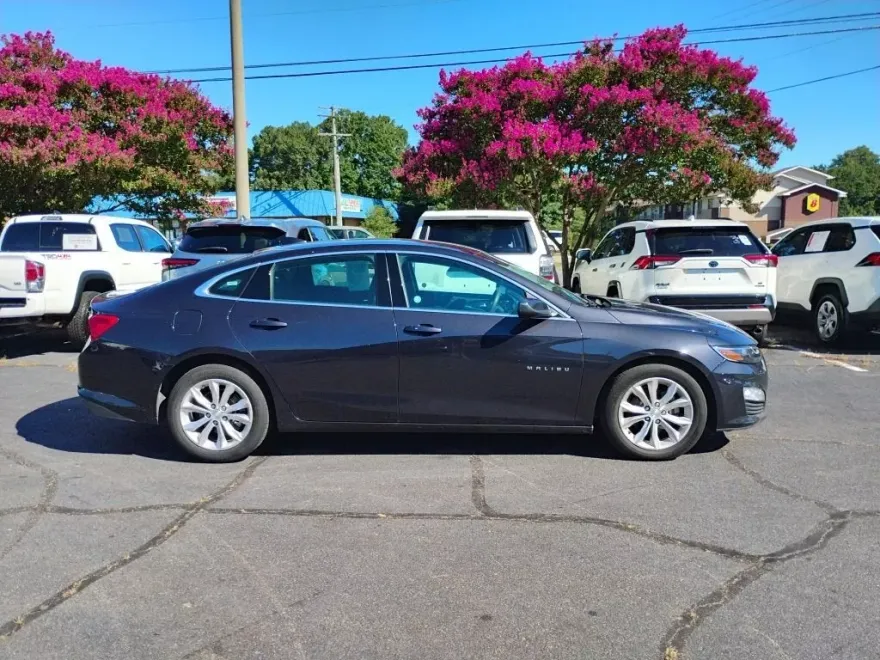 2023 Chevrolet Malibu 1LT photo 1