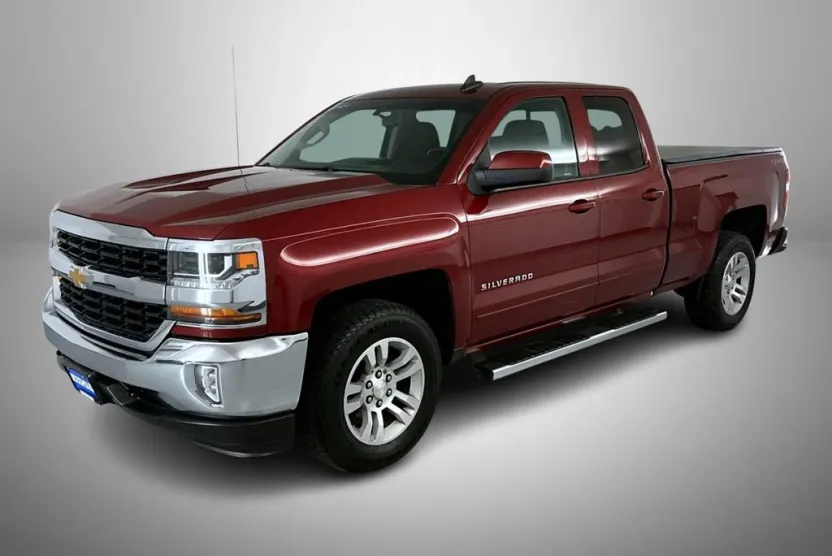 2018 Chevrolet Silverado 1500 LT photo 1