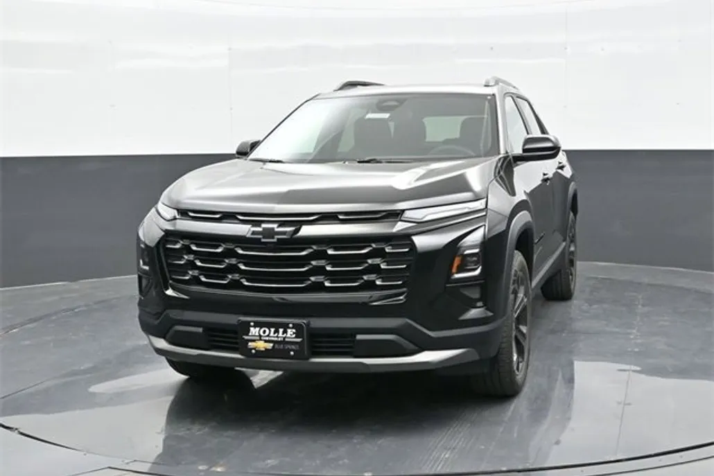 2026 Chevrolet Equinox LT photo 1