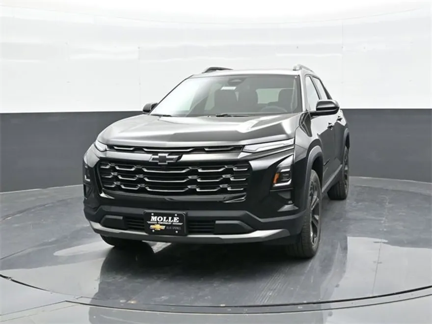 2026 Chevrolet Equinox LT photo 1
