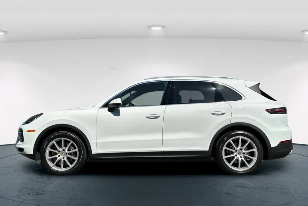 2023 Porsche Cayenne Base photo 1