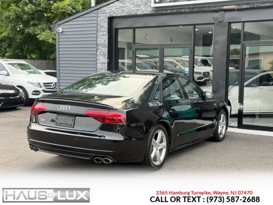 2017 Audi S8 Quattro Plus photo 30