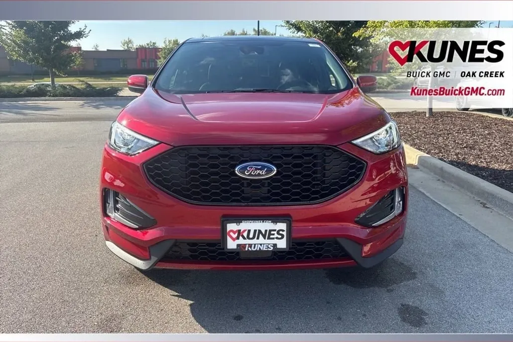2024 Ford Edge ST photo 1