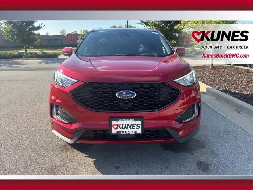 2024 Ford Edge ST photo 1