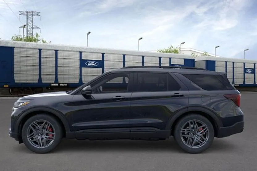2025 Ford Explorer ST photo 1