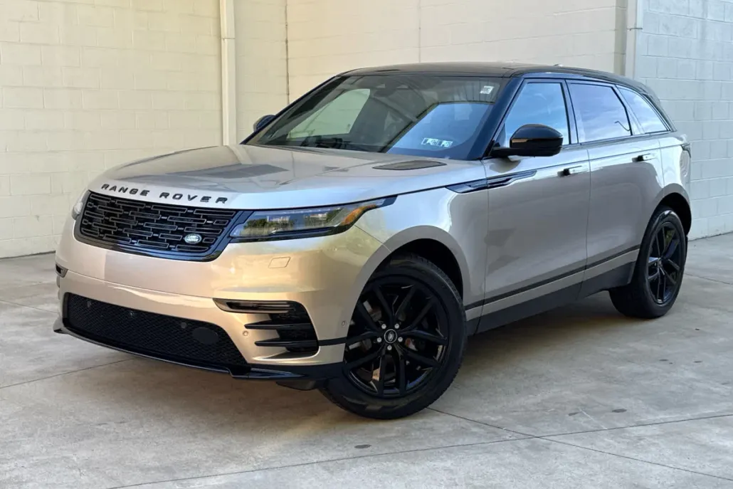 2026 Land Rover Range Rover Velar SE photo 1