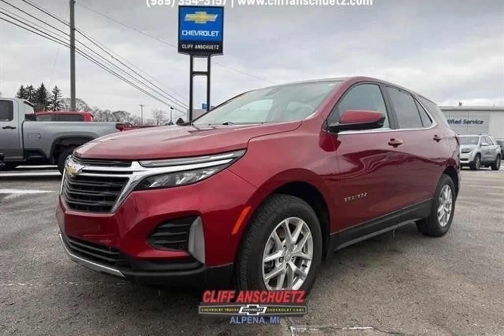 2023 Chevrolet Equinox LT photo 1