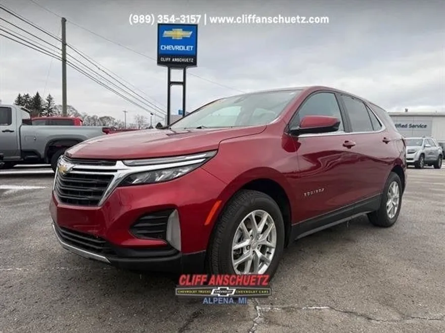 2023 Chevrolet Equinox LT photo 1
