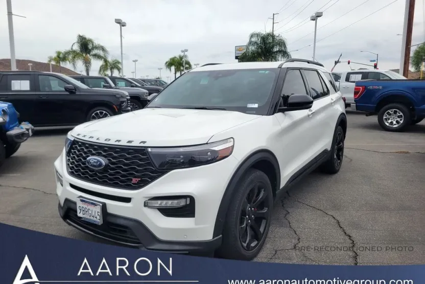2022 Ford Explorer ST photo 1