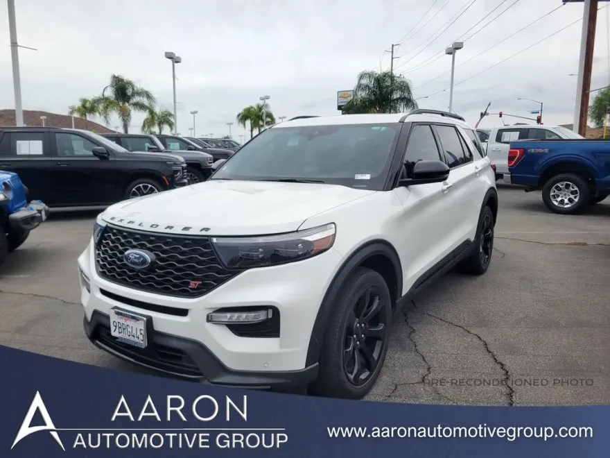 2022 Ford Explorer ST photo 1