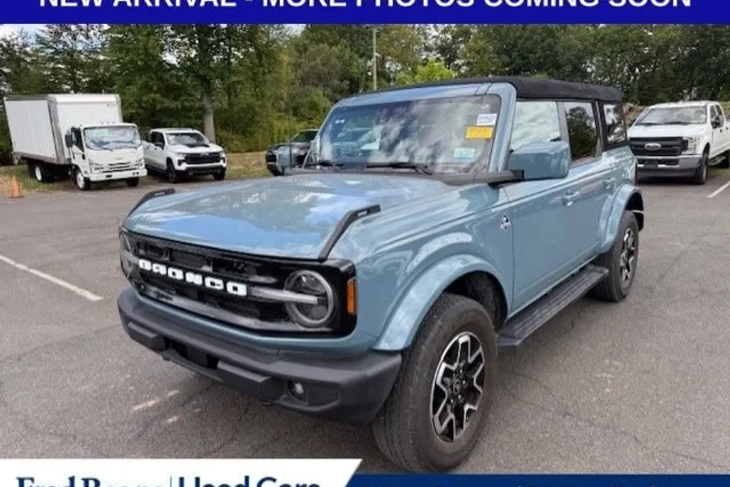 2021 Ford Bronco Base photo 1