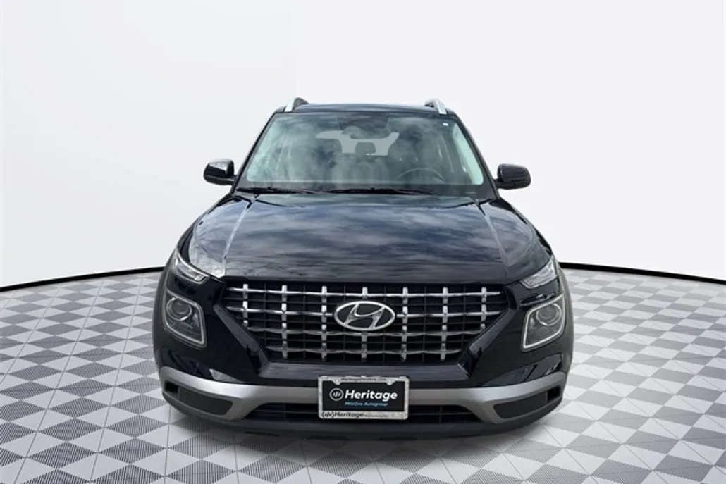 2023 Hyundai Venue SEL photo 1