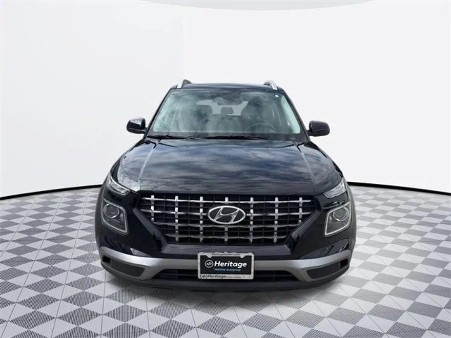 2023 Hyundai Venue SEL photo 1