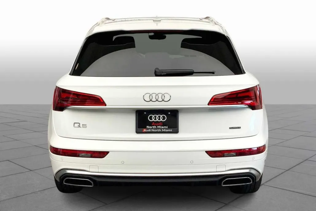 2022 Audi Q5 S line Premium photo 1