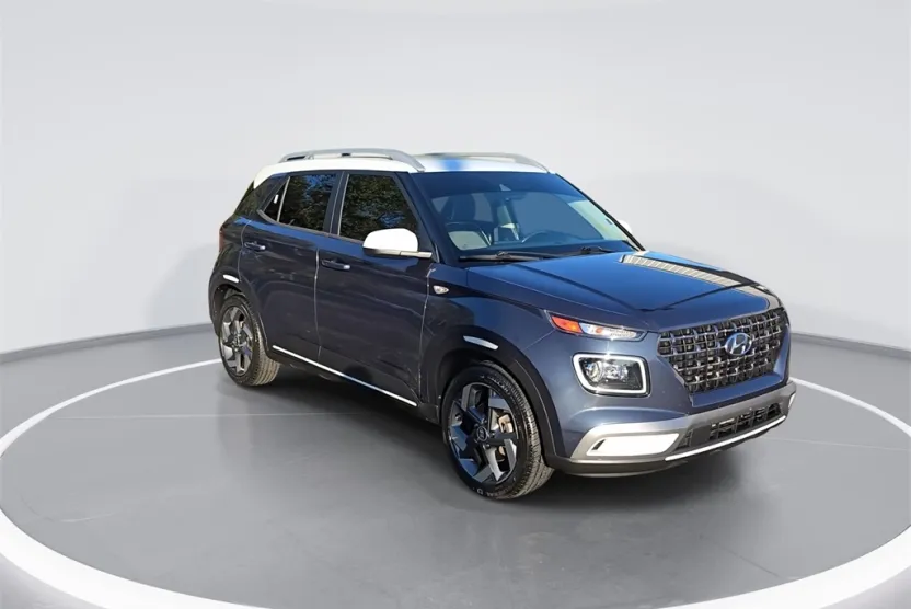 2021 Hyundai Venue SEL Denim photo 1