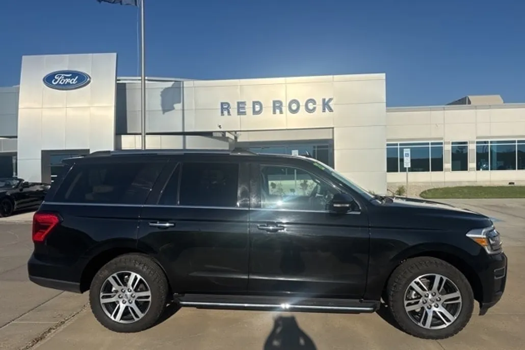 2023 Ford Expedition Limited photo 1