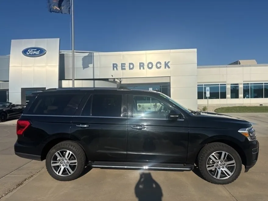 2023 Ford Expedition Limited photo 1