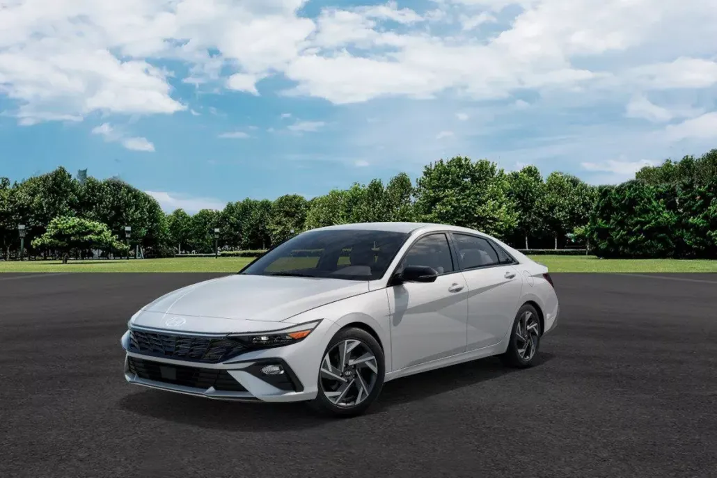 2025 Hyundai Elantra SEL Sport photo 1