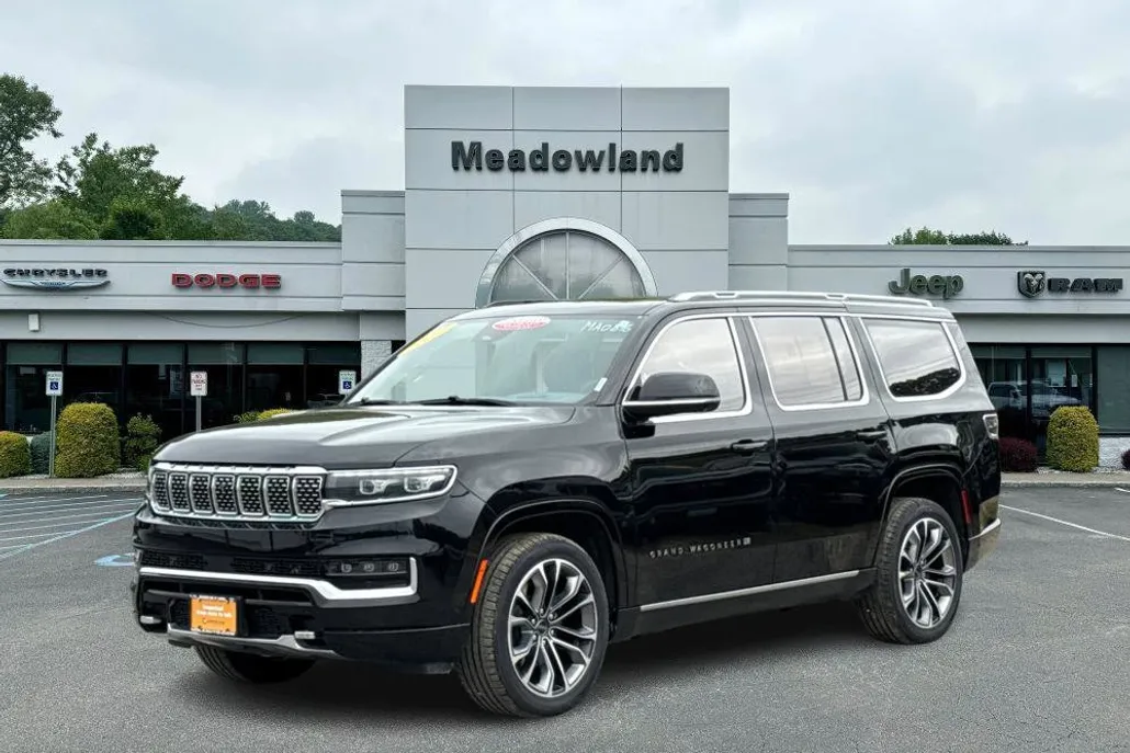 2022 Jeep Grand Wagoneer III photo 1