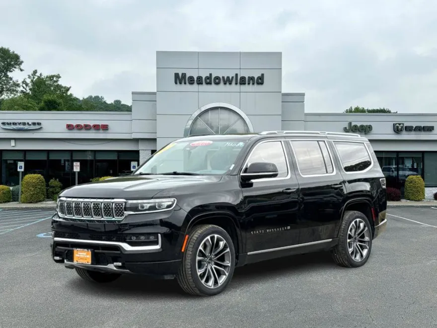 2022 Jeep Grand Wagoneer III photo 1