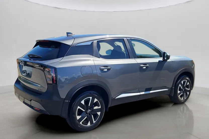 2025 Nissan Kicks SV photo 1