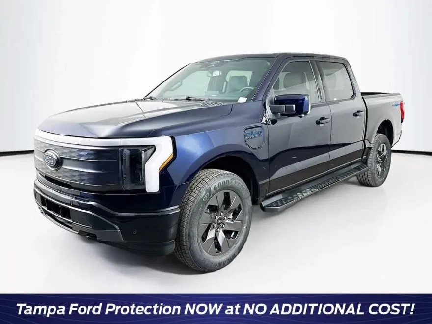 2025 Ford F-150 Lightning Lariat photo 1