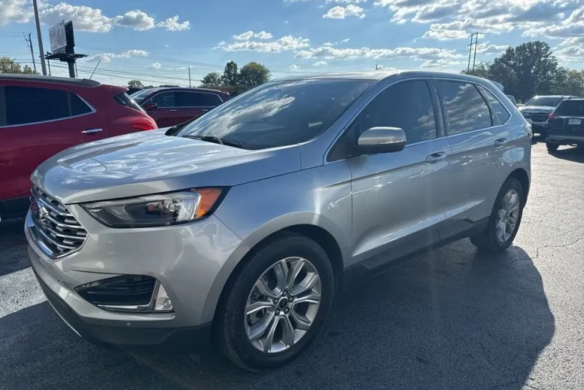 2024 Ford Edge Titanium photo 1