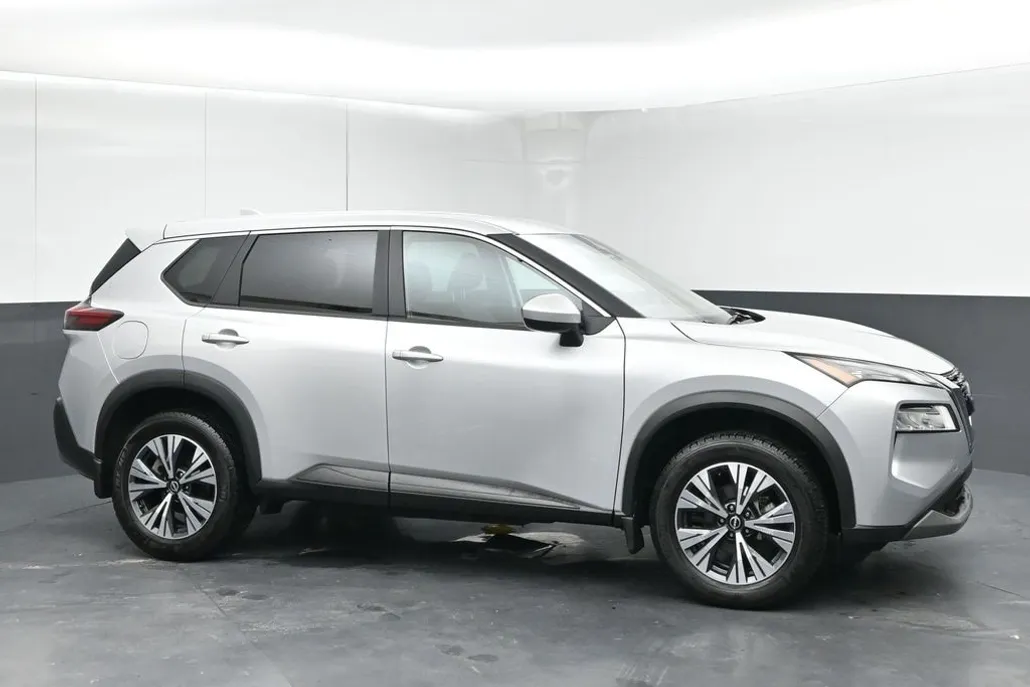 2023 Nissan Rogue SV photo 1