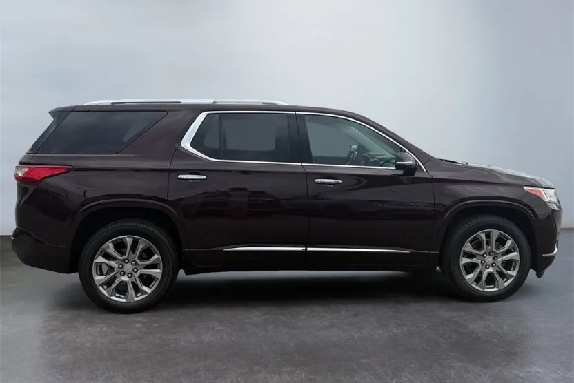 2019 Chevrolet Traverse Premier photo 1