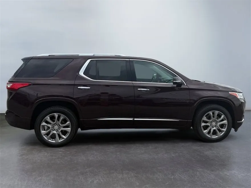 2019 Chevrolet Traverse Premier photo 1