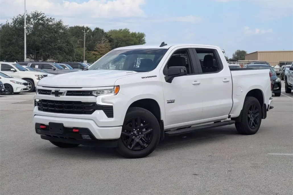 2024 Chevrolet Silverado 1500 RST photo 1