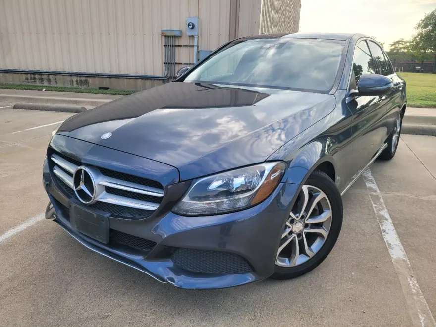2016 Mercedes Benz C 300 Sedan photo 1