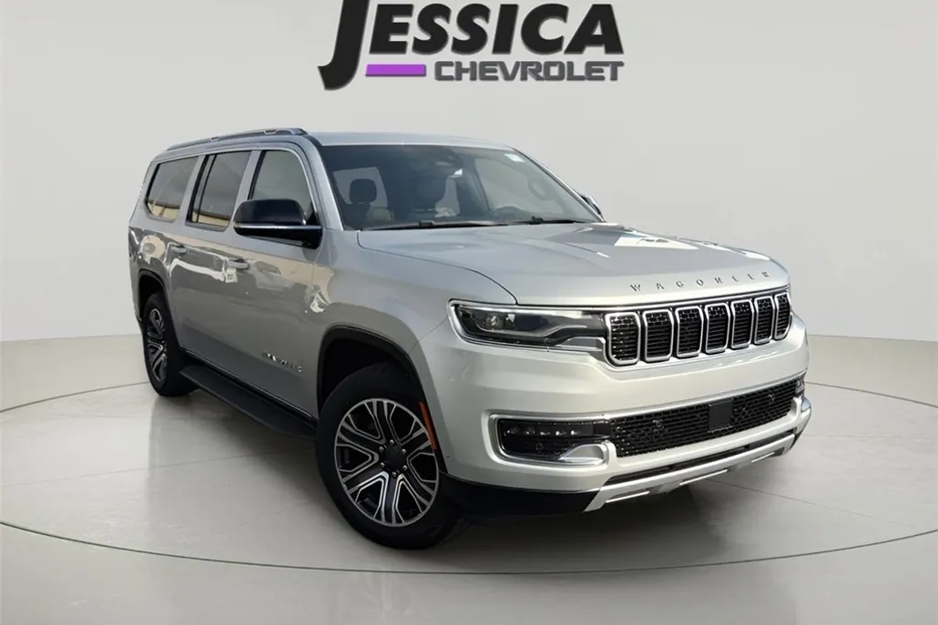2023 Jeep Wagoneer L Series II photo 1