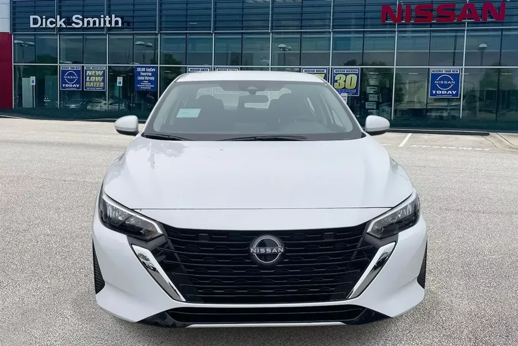 2025 Nissan Sentra SV photo 1