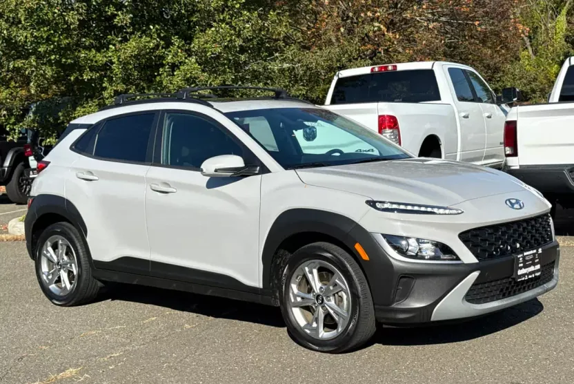 2023 Hyundai Kona SEL photo 1